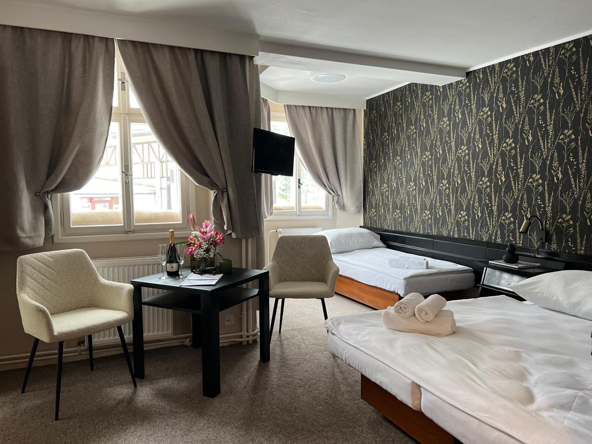 Hotel Lomnice Spindleruv Mlyn Bagian luar foto