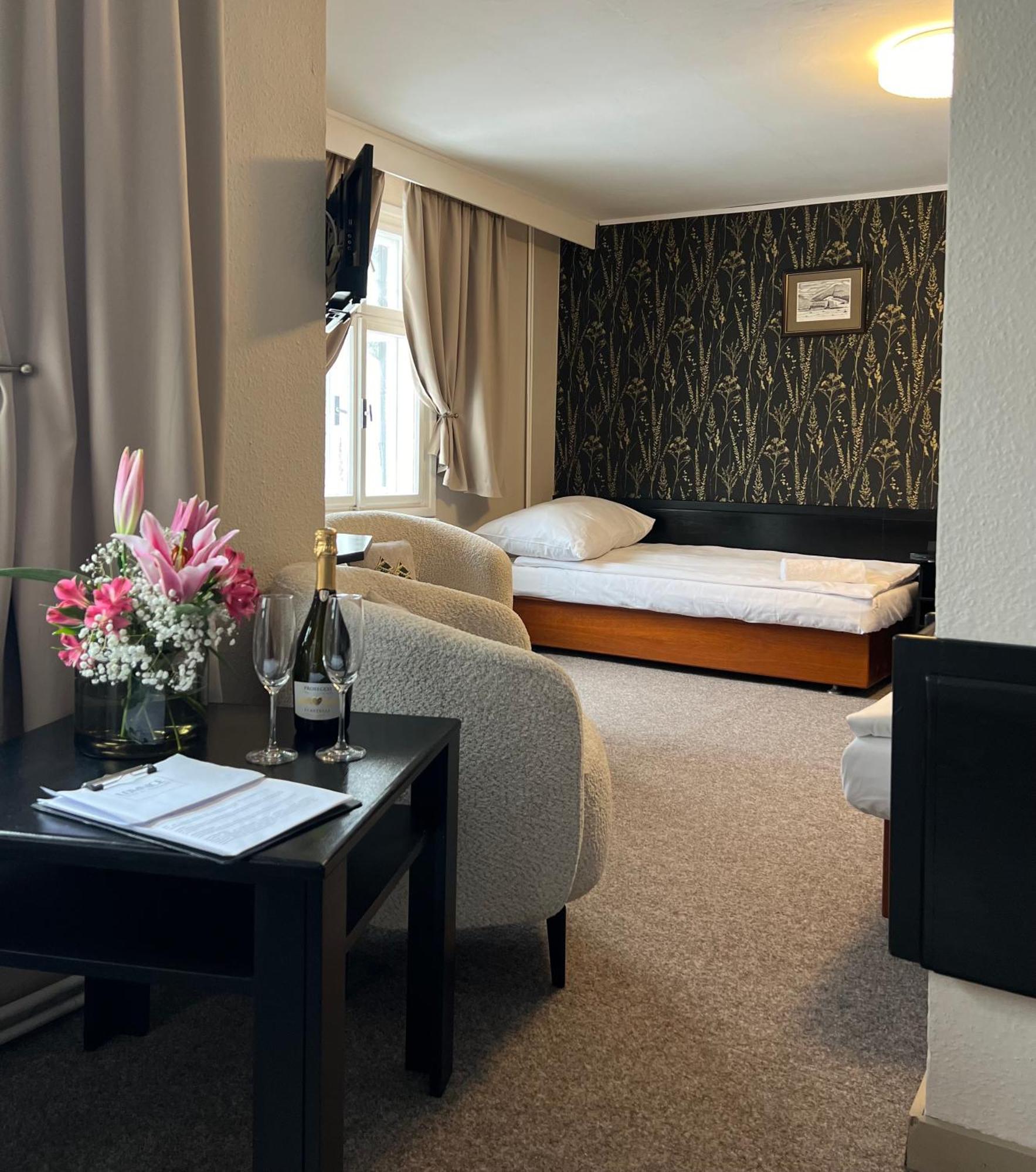 Hotel Lomnice Spindleruv Mlyn Bagian luar foto